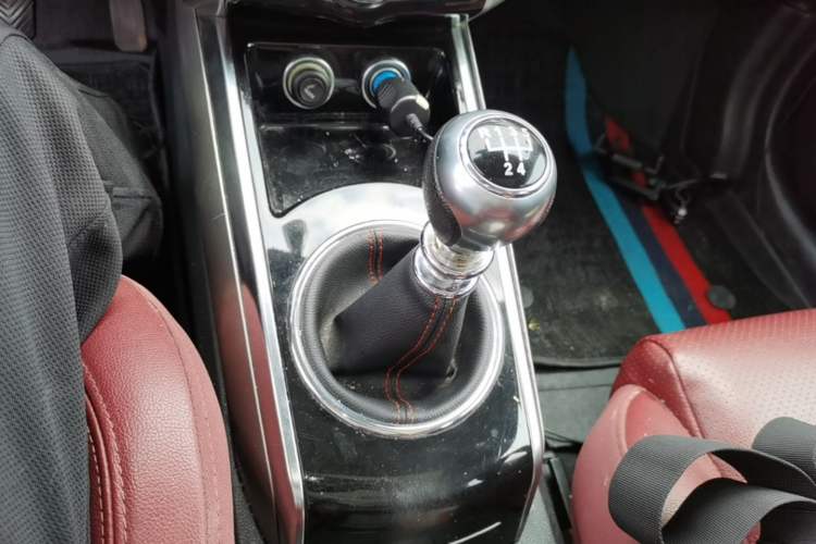 Used Zotye Domy X5 2017 Upgraded Model 1.5T Manual Luxury Edition Gear Lever