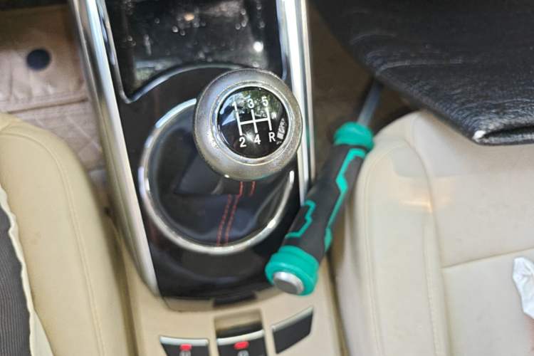 Used Zotye Domy X5 2017 Value Edition 1.6L Manual Fashion Model Gear Lever