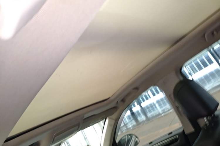 Used Zotye Domy X5 2017 Upgraded Model 1.5T CVT ZhiXian Edition Headliner