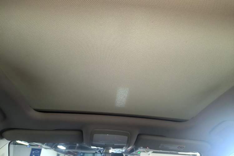 Used Zotye Domy X5 2017 Upgraded Model 1.5T CVT ZhiXian Edition Headliner