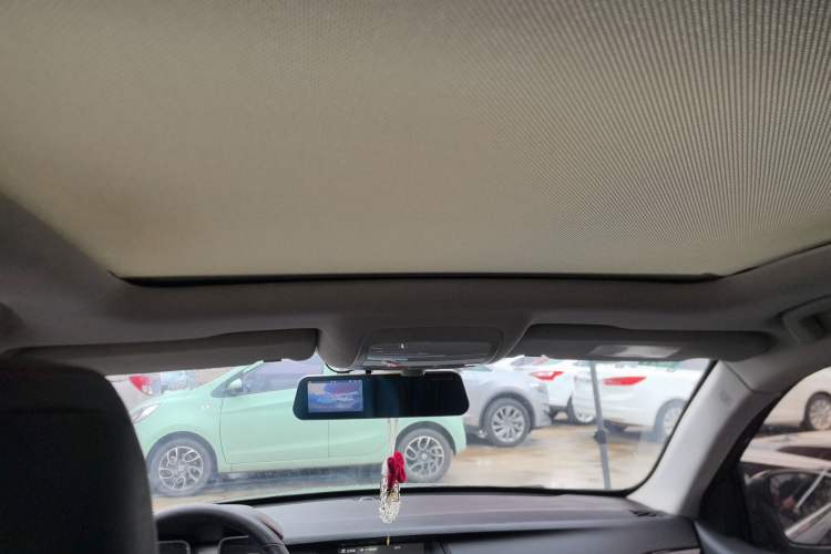 Used Zotye Domy X5 2017 Upgraded Model 1.5T CVT ZhiXian Edition Headliner
