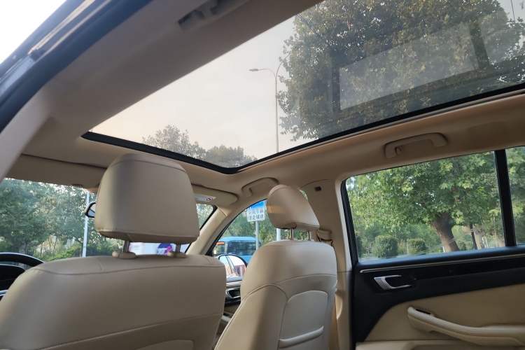 Used Zotye Domy X5 2017 Upgraded Model 1.5T CVT Landlord Edition Headliner