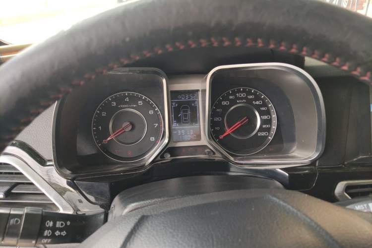 Used Zotye Domy X5 2017 Upgraded Model 1.5T Manual Luxury Edition Instrument Cluster
