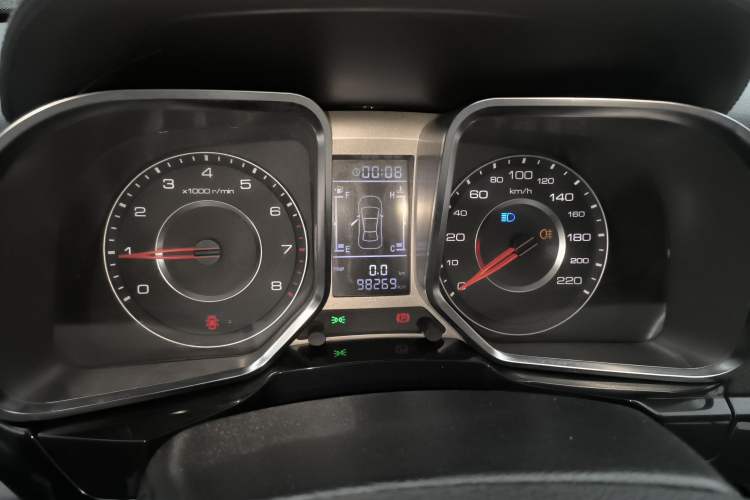 Used Zotye Domy X5 2017 Platinum Edition 1.5T Manual Luxury Model Instrument Cluster