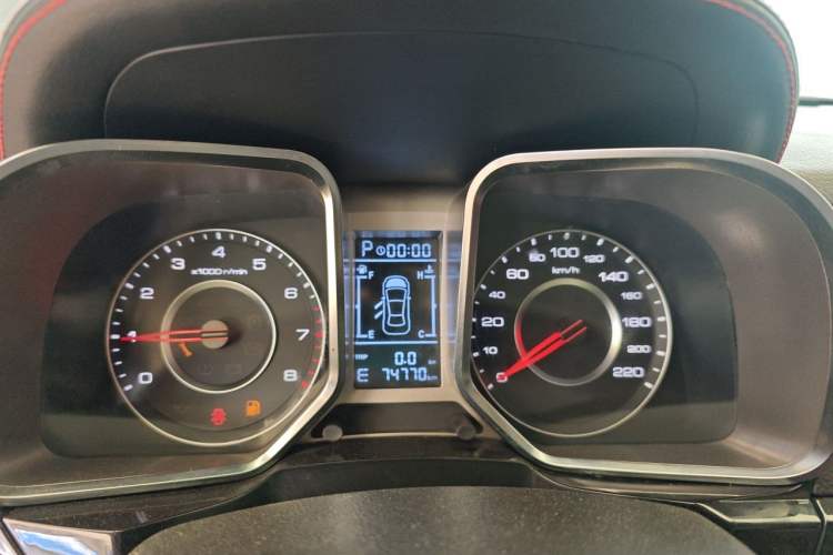 Used Zotye Domy X5 2017 Upgraded Model 1.5T CVT ZhiXian Edition Instrument Cluster