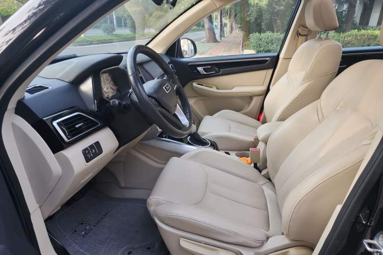 Used Zotye Domy X5 2017 Upgraded Model 1.5T CVT Landlord Edition Interior 2