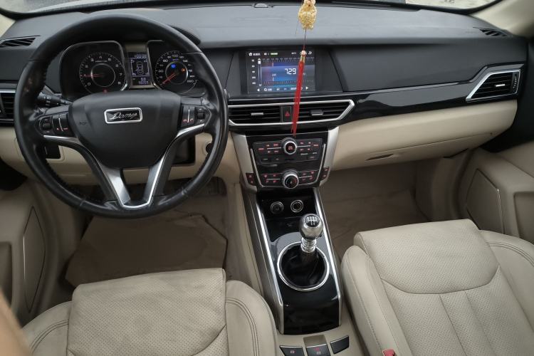 Used Zotye Domy X5 2017 Platinum Edition 1.5T Manual Luxury Model Interior 2