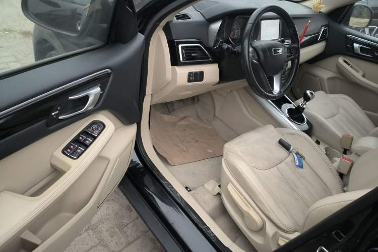 Used Zotye Domy X5 2017 Platinum Edition 1.5T Manual Luxury Model Interior 3