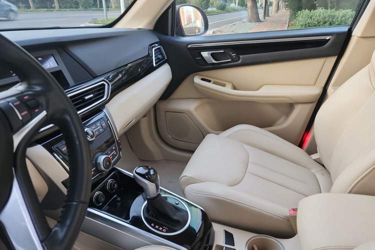 Used Zotye Domy X5 2017 Upgraded Model 1.5T CVT Landlord Edition Interior 4