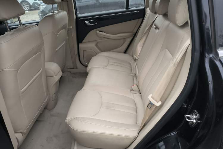 Used Zotye Domy X5 2017 Platinum Edition 1.5T Manual Luxury Model Interior 4