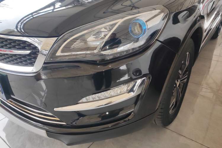 Used Zotye Domy X5 2017 Upgraded Model 1.5T Manual Luxury Version Left Front Headlight