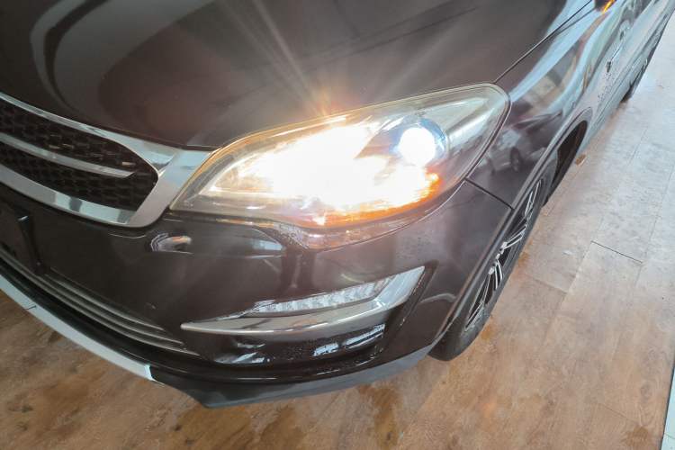 Used Zotye Domy X5 2017 Platinum Edition 1.5T Manual Luxury Model Left Front Headlight