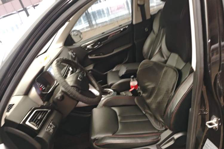 Used Zotye Domy X5 2017 Upgraded Model 1.5T CVT ZhiXian Edition Left Front Seat