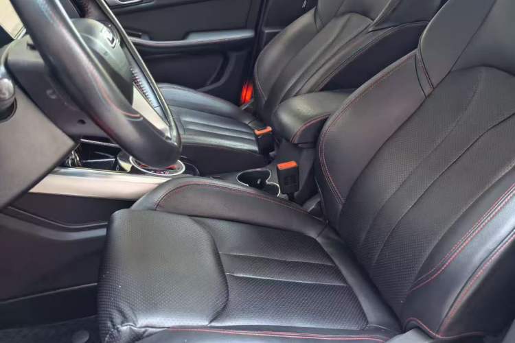 Used Zotye Domy X5 2017 Upgraded Model 1.5T CVT ZhiXian Edition Left Front Seat