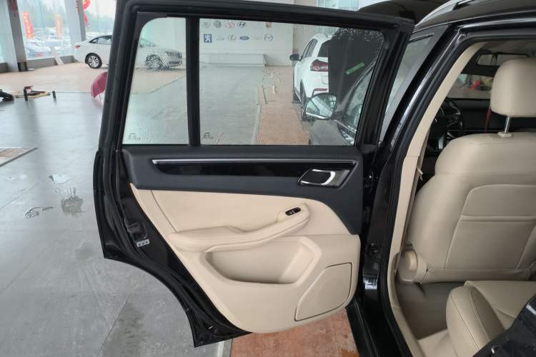 Used Zotye Domy X5 2017 Platinum Edition 1.5T Manual Luxury Model Left Rear Door Interior