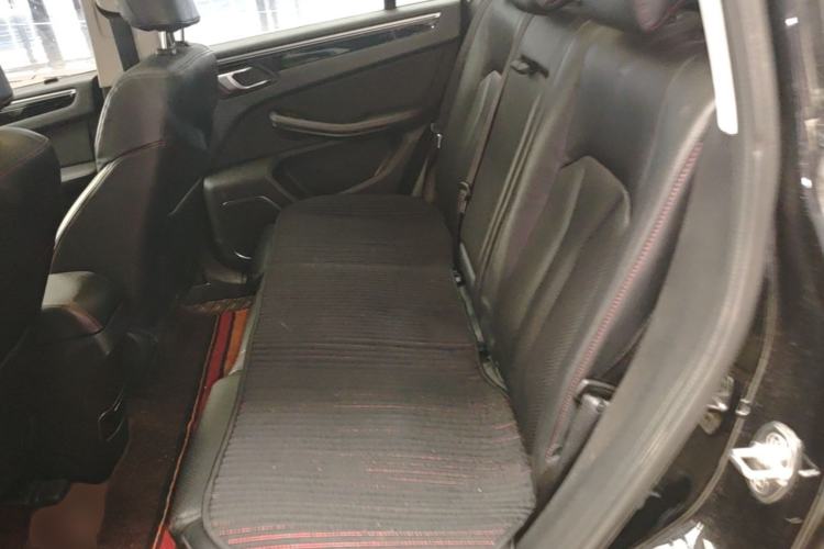 Used Zotye Domy X5 2017 Upgraded Model 1.5T CVT ZhiXian Edition Left Rear Seat