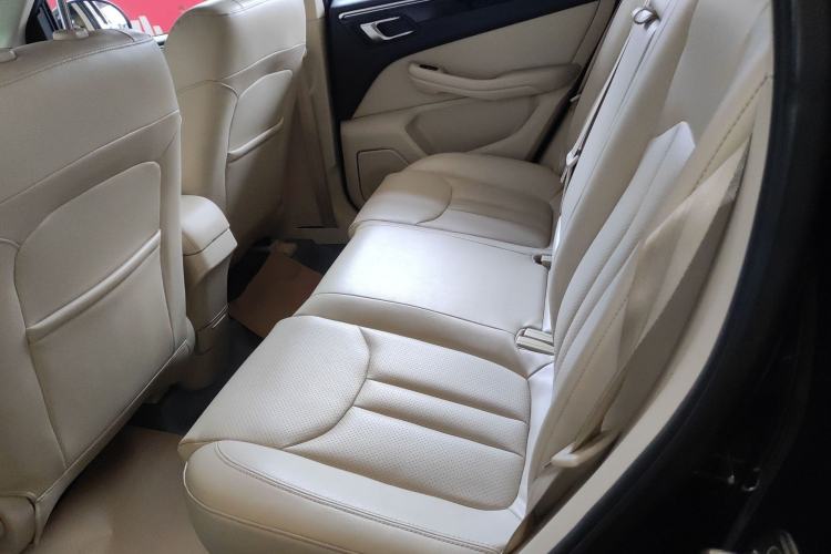 Used Zotye Domy X5 2017 Upgraded Model 1.5T Manual Luxury Version Left Rear Seat