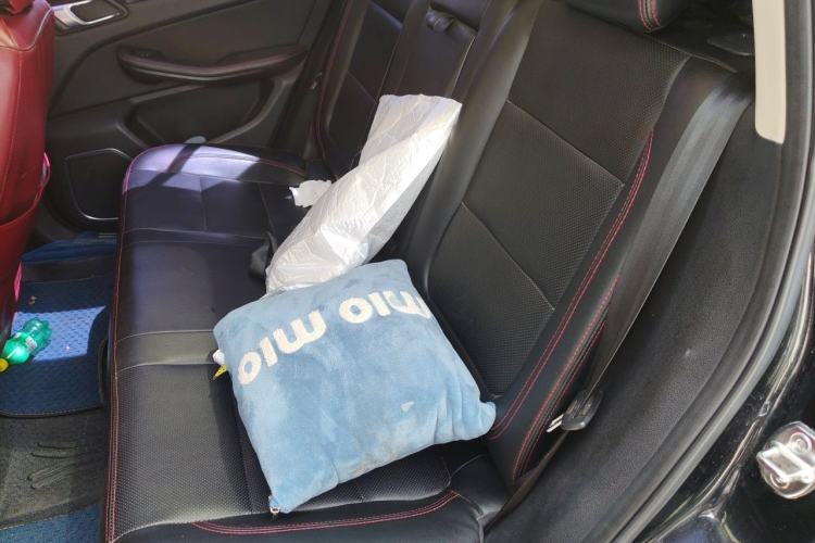 Used Zotye Domy X5 2017 Upgraded Model 1.5T Manual Luxury Version Left Rear Seat