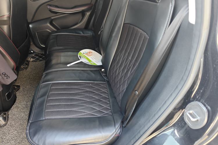 Used Zotye Domy X5 2017 Upgraded Model 1.5T CVT ZhiXian Edition Left Rear Seat