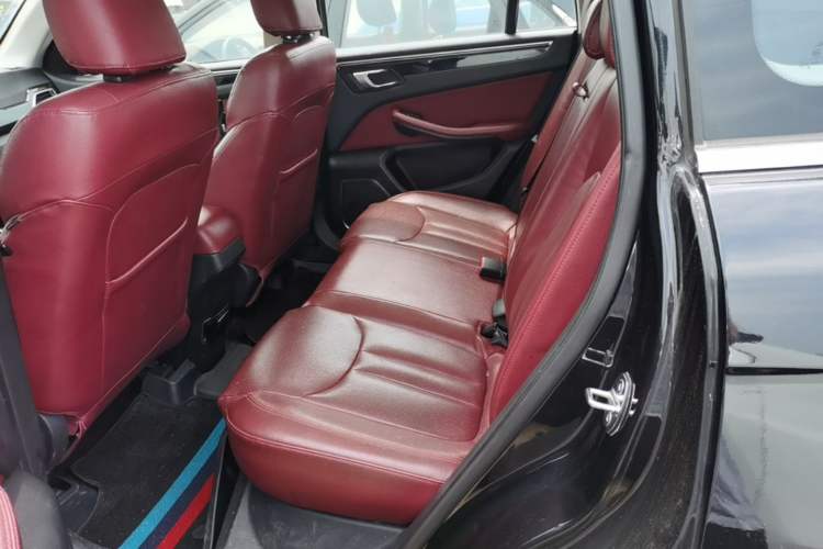 Used Zotye Domy X5 2017 Upgraded Model 1.5T Manual Luxury Edition Left Rear Seat