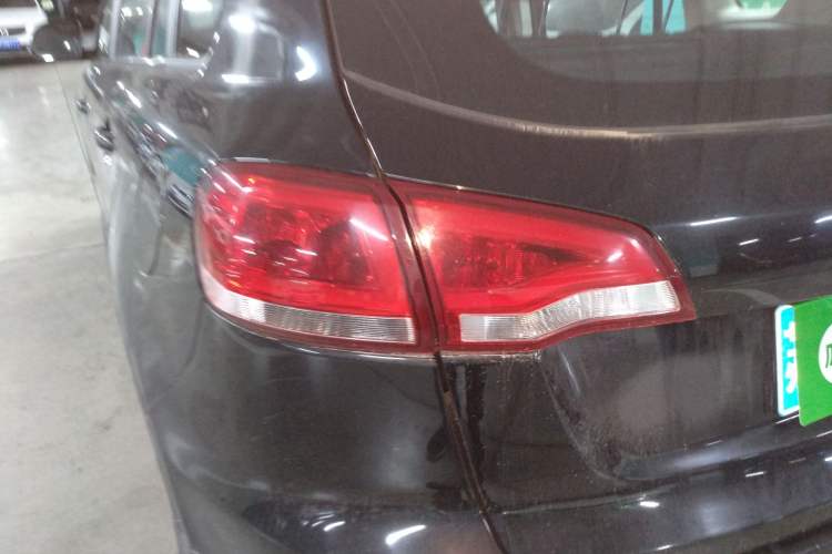 Used Zotye Domy X5 2017 Value Edition 1.6L Manual Fashion Model Left Rear Taillight