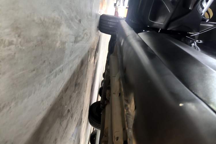 Used Zotye Domy X5 2017 Upgraded Model 1.5T CVT ZhiXian Edition Left Side Sill