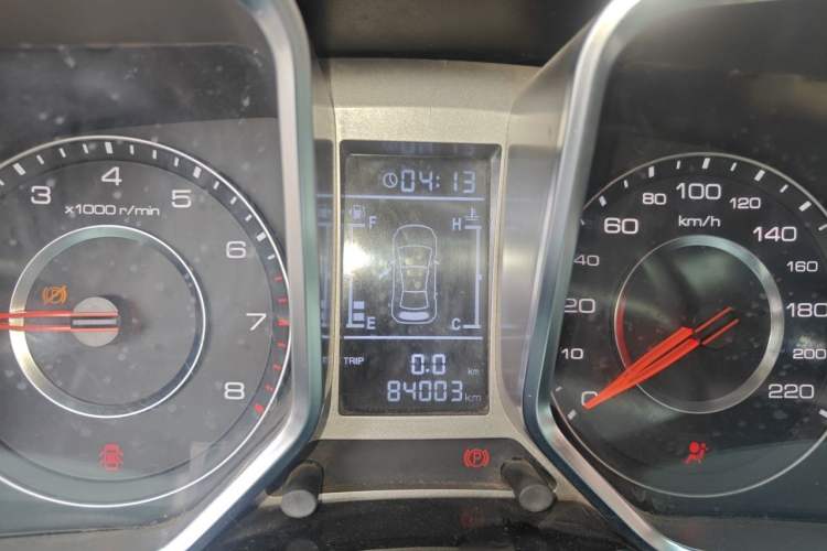 Used Zotye Domy X5 2017 Value Edition 1.6L Manual Fashion Model Odometer Close Up