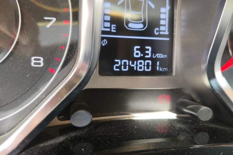 Used Zotye Domy X5 2017 Upgraded Model 1.5T Manual Luxury Version Odometer Close Up