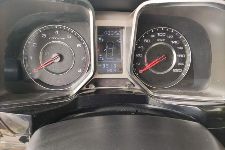 Used Zotye Domy X5 2017 Upgraded Model 1.5T Manual Luxury Edition Odometer Close Up