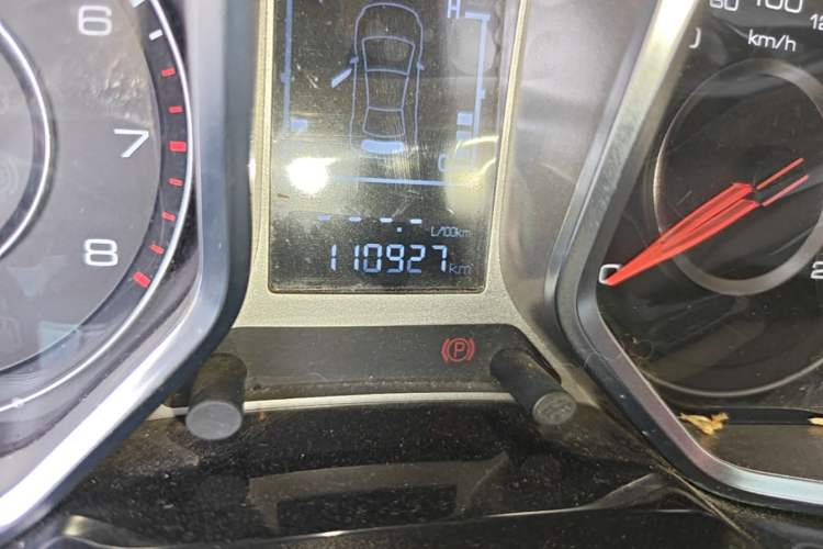 Used Zotye Domy X5 2017 Value Edition 1.6L Manual Fashion Model Odometer Close Up