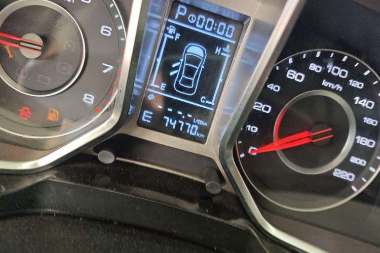 Used Zotye Domy X5 2017 Upgraded Model 1.5T CVT ZhiXian Edition Odometer Close Up