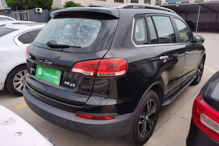 Used Zotye Domy X5 2017 Upgraded Model 1.5T Manual Luxury Edition Rear Right 45 Deg