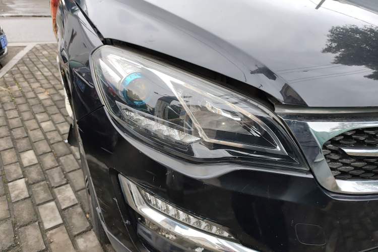 Used Zotye Domy X5 2017 Upgraded Model 1.5T CVT ZhiXian Edition Right Front Headlight