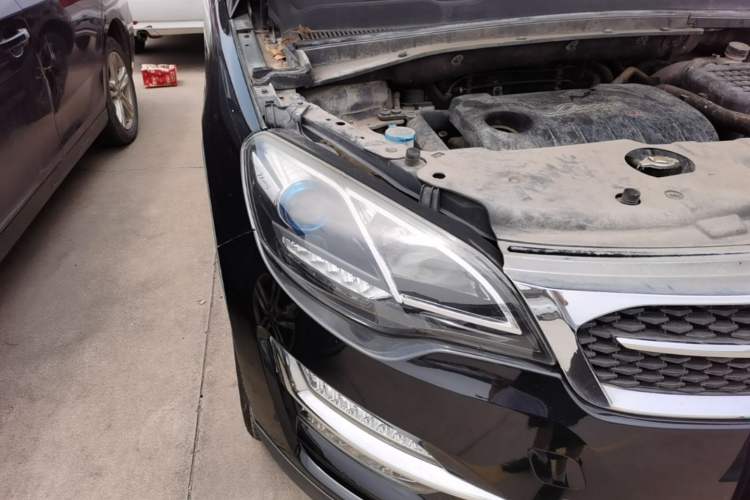 Used Zotye Domy X5 2017 Upgraded Model 1.5T Manual Luxury Edition Right Front Headlight