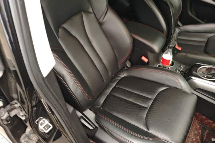 Used Zotye Domy X5 2017 Upgraded Model 1.5T CVT ZhiXian Edition Right Front Seat
