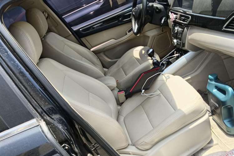 Used Zotye Domy X5 2017 Upgraded Model 1.5T Manual Luxury Version Right Front Seat
