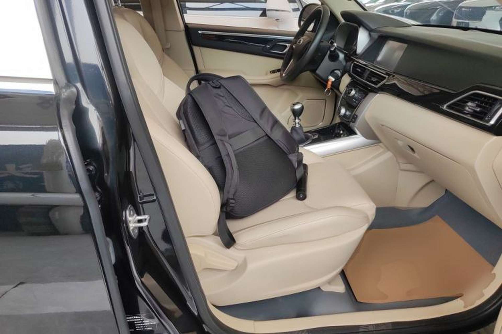 Used Zotye Domy X5 2017 Upgraded Model 1.5T Manual Luxury Version Right Front Seat