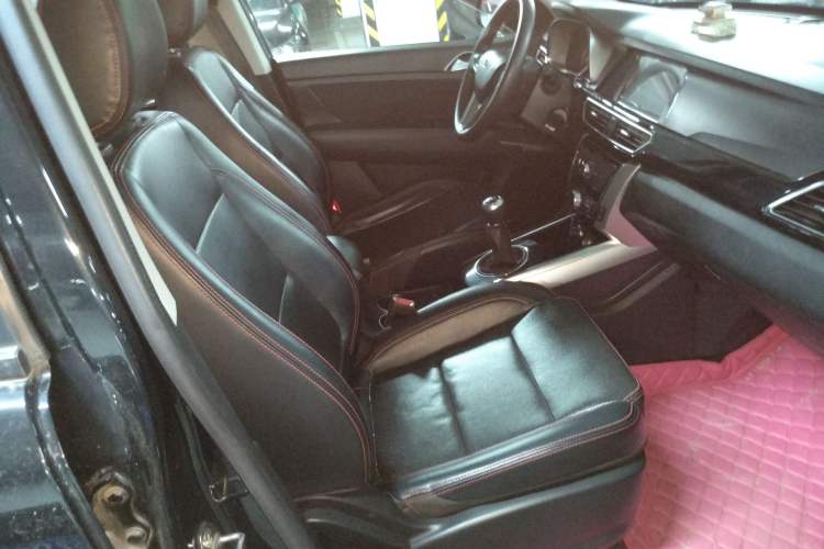 Used Zotye Domy X5 2017 Value Edition 1.6L Manual Fashion Model Right Front Seat