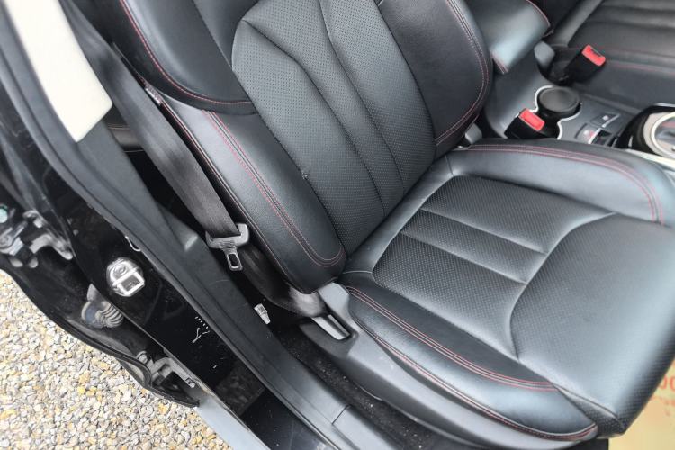 Used Zotye Domy X5 2017 Upgraded Model 1.5T CVT ZhiXian Edition Right Front Seat