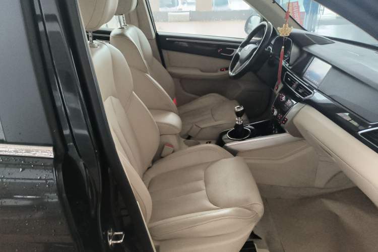 Used Zotye Domy X5 2017 Platinum Edition 1.5T Manual Luxury Model Right Front Seat