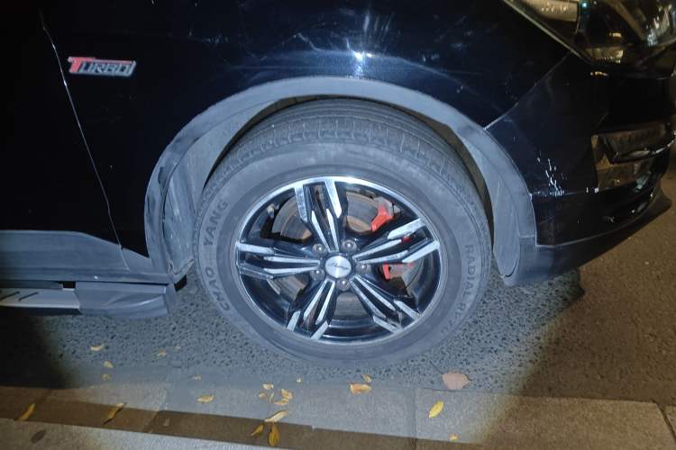 Used Zotye Domy X5 2017 Upgraded Model 1.5T Manual Luxury Version Right Front Wheel Hub