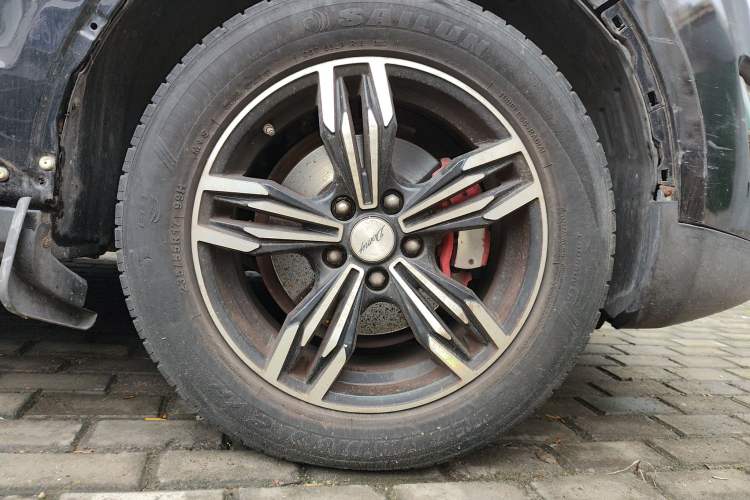 Used Zotye Domy X5 2017 Upgraded Model 1.5T CVT ZhiXian Edition Right Front Wheel Hub