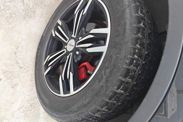 Used Zotye Domy X5 2017 Upgraded Model 1.5T CVT ZhiXian Edition Right Front Wheel Hub
