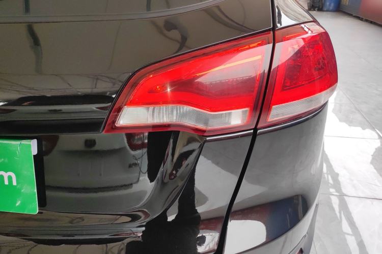 Used Zotye Domy X5 2017 Upgraded Model 1.5T Manual Luxury Version Right Rear Taillight