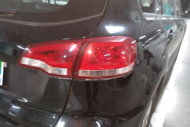 Used Zotye Domy X5 2017 Value Edition 1.6L Manual Fashion Model Right Rear Taillight