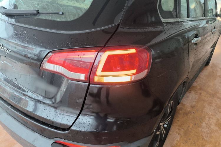 Used Zotye Domy X5 2017 Platinum Edition 1.5T Manual Luxury Model Right Rear Taillight
