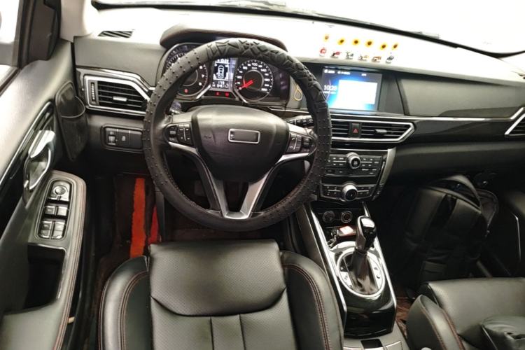 Used Zotye Domy X5 2017 Upgraded Model 1.5T CVT ZhiXian Edition Steering Wheel