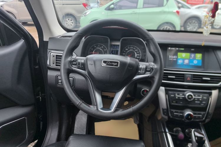Used Zotye Domy X5 2017 Upgraded Model 1.5T CVT ZhiXian Edition Steering Wheel