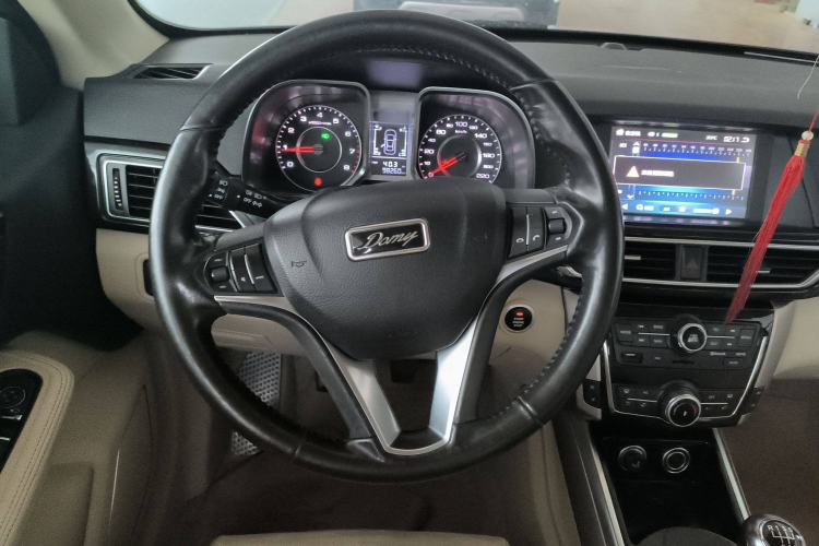 Used Zotye Domy X5 2017 Platinum Edition 1.5T Manual Luxury Model Steering Wheel