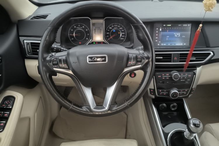 Used Zotye Domy X5 2017 Platinum Edition 1.5T Manual Luxury Model Steering Wheel